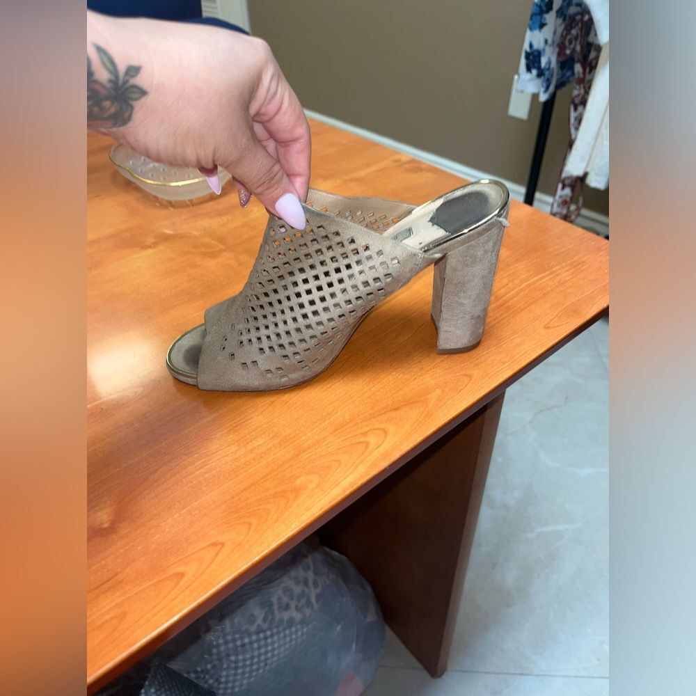 Diane von Furstenberg Taviano Laser Cut Mule Sandals Size 6.5 Color Taupe